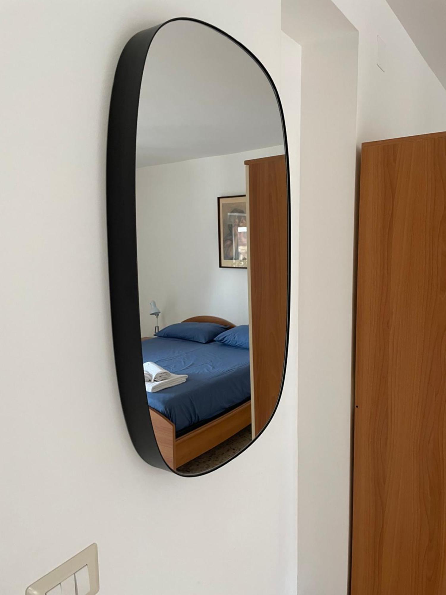 Lorenzo'S House Catania City Centre - Comfortable Large Apartment With 2 Bedrooms And 2 Baths, Close To Trains, Metro And Bus Station Екстериор снимка