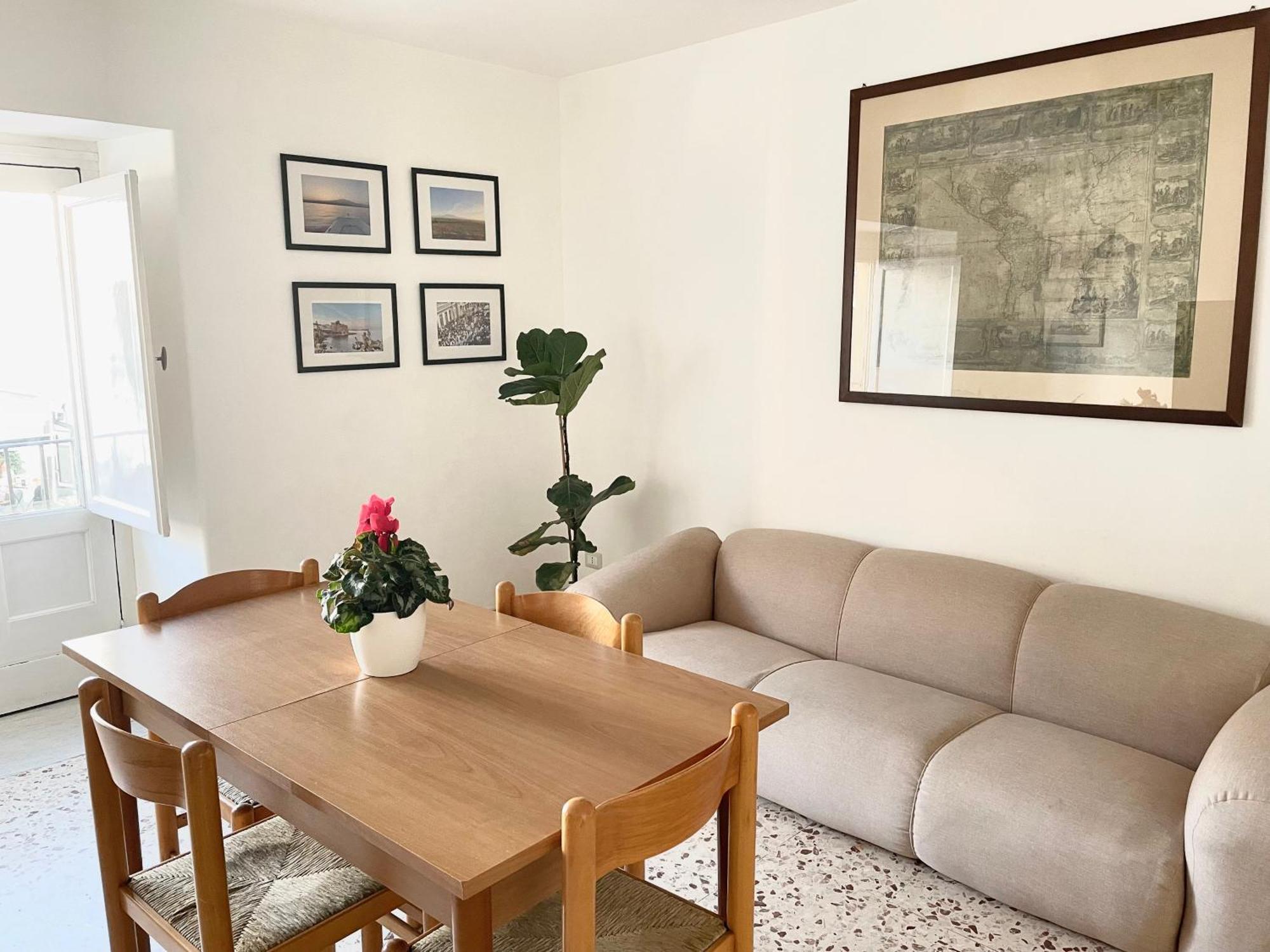 Lorenzo'S House Catania City Centre - Comfortable Large Apartment With 2 Bedrooms And 2 Baths, Close To Trains, Metro And Bus Station Екстериор снимка