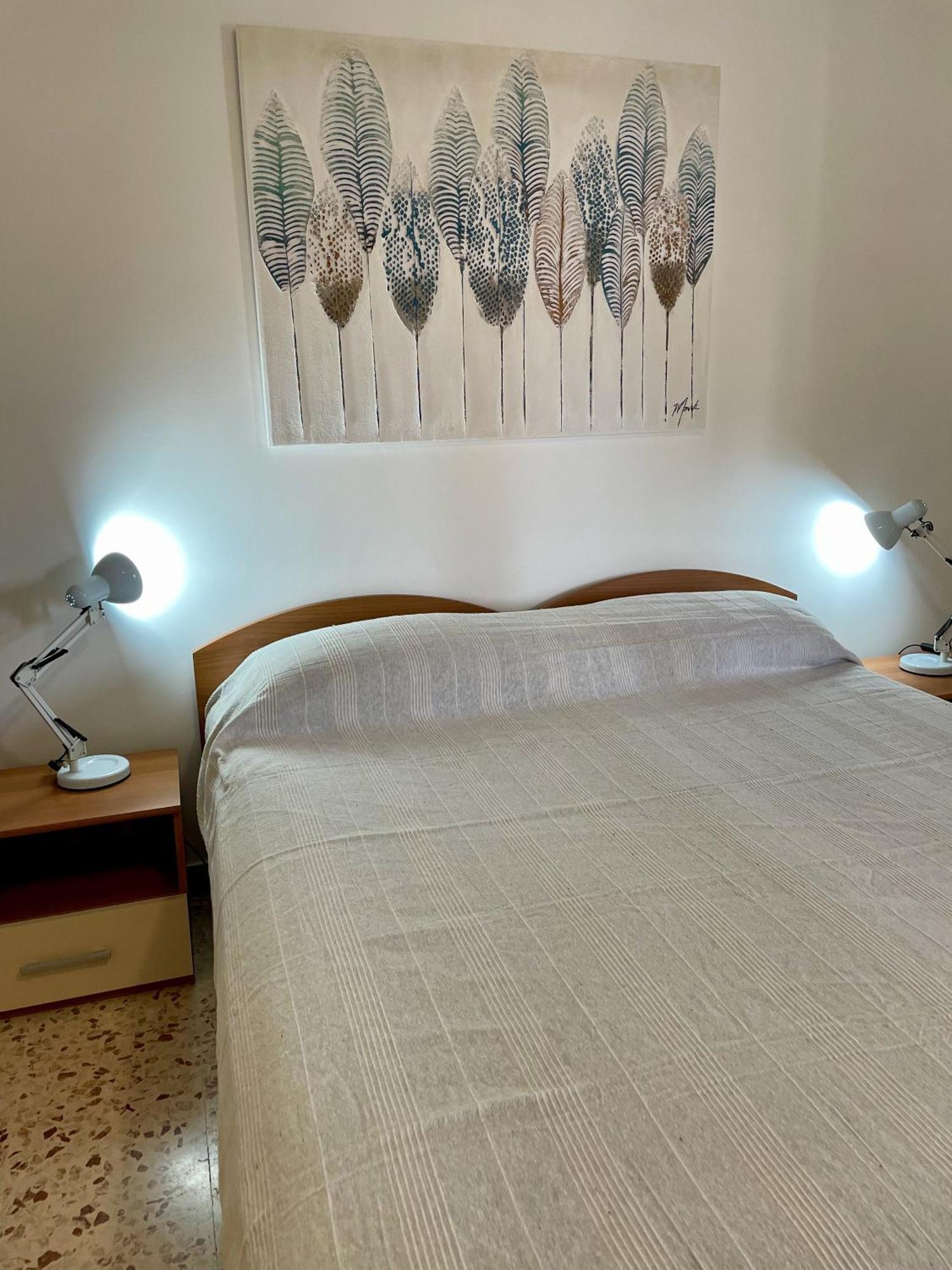 Lorenzo'S House Catania City Centre - Comfortable Large Apartment With 2 Bedrooms And 2 Baths, Close To Trains, Metro And Bus Station Екстериор снимка